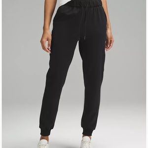Lululemon Stretch High-Rise Jogger NWT black size 4